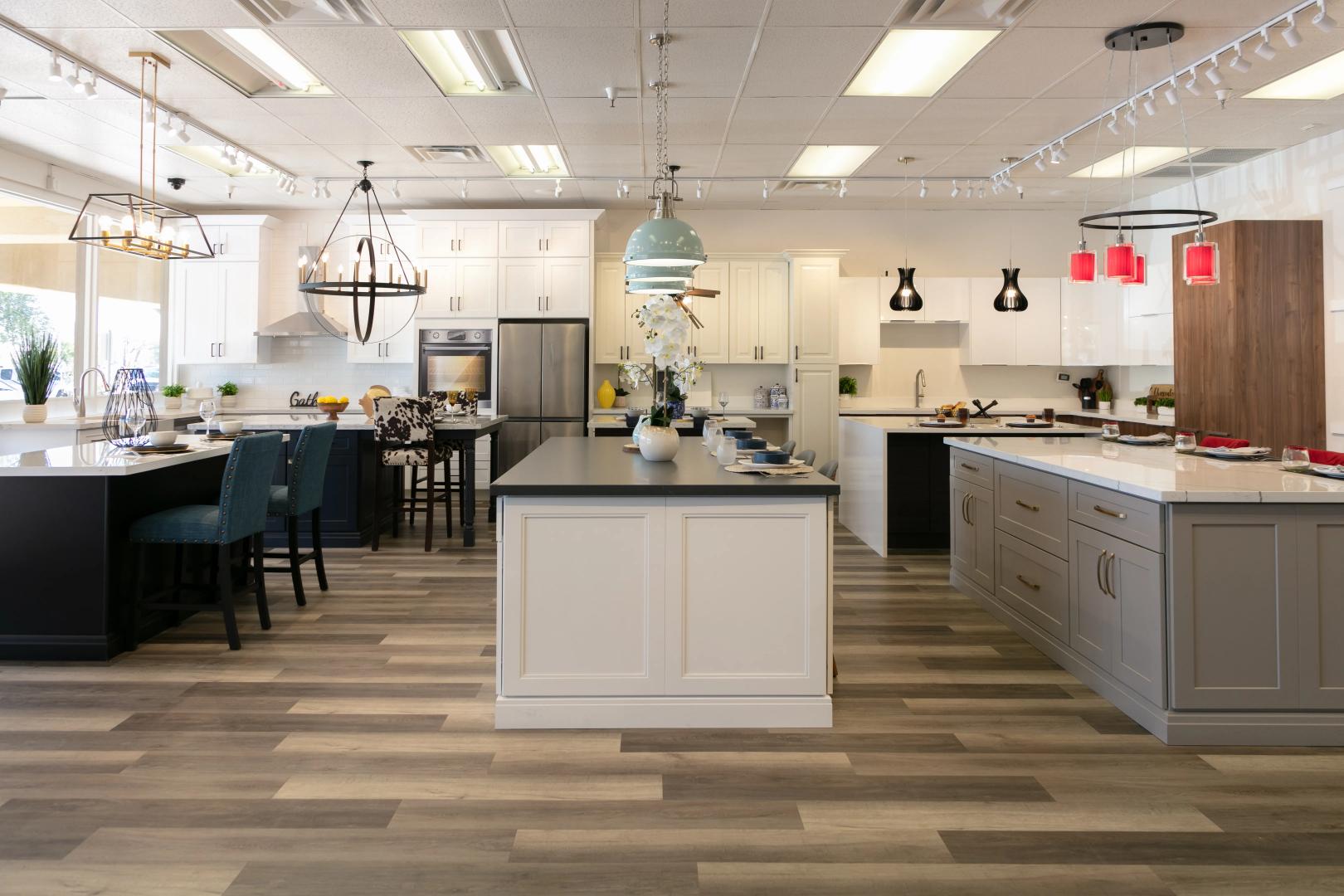 White Shaker Island with Quartz Countertop - Charcoal Soapstone - Suede